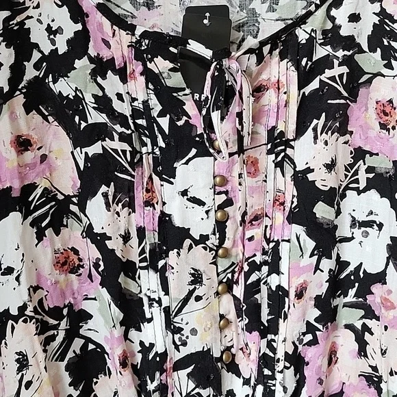 Torrid - Midi Swiss Dot Pleat Long Sleeve Dress in Brushstroke Multi Floral‌‌‌ - Picture 3 of 13